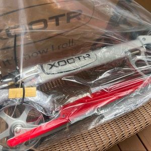 XOOTR Dash Teen/Adult Kick Scooter - 800+lb Capacity  (Brand New)